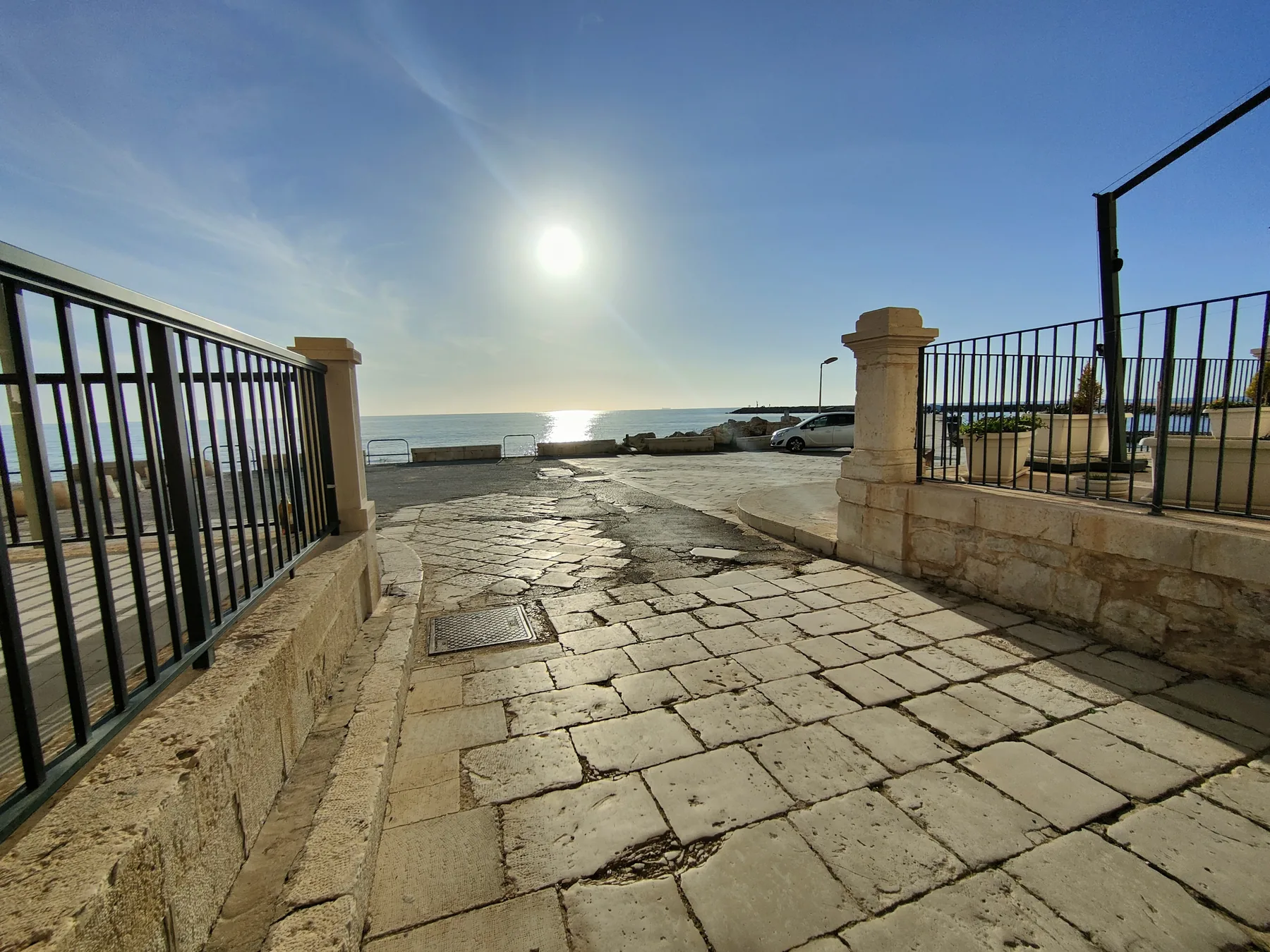 Piazzetta sul mare a Donnalucata