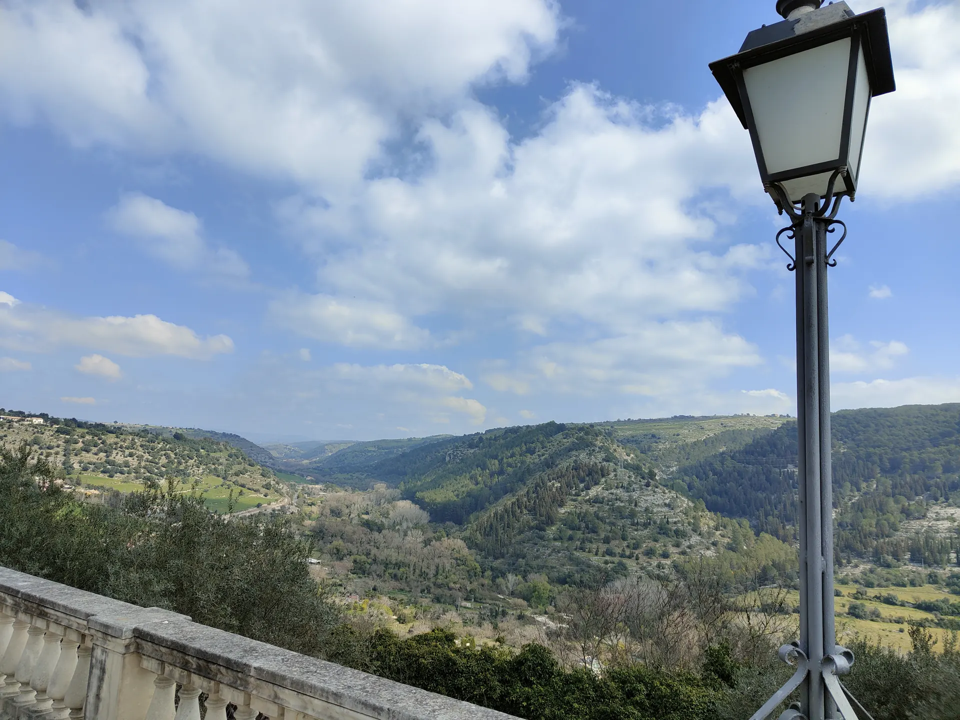Vista sulla vallata dal Giardino Ibleo